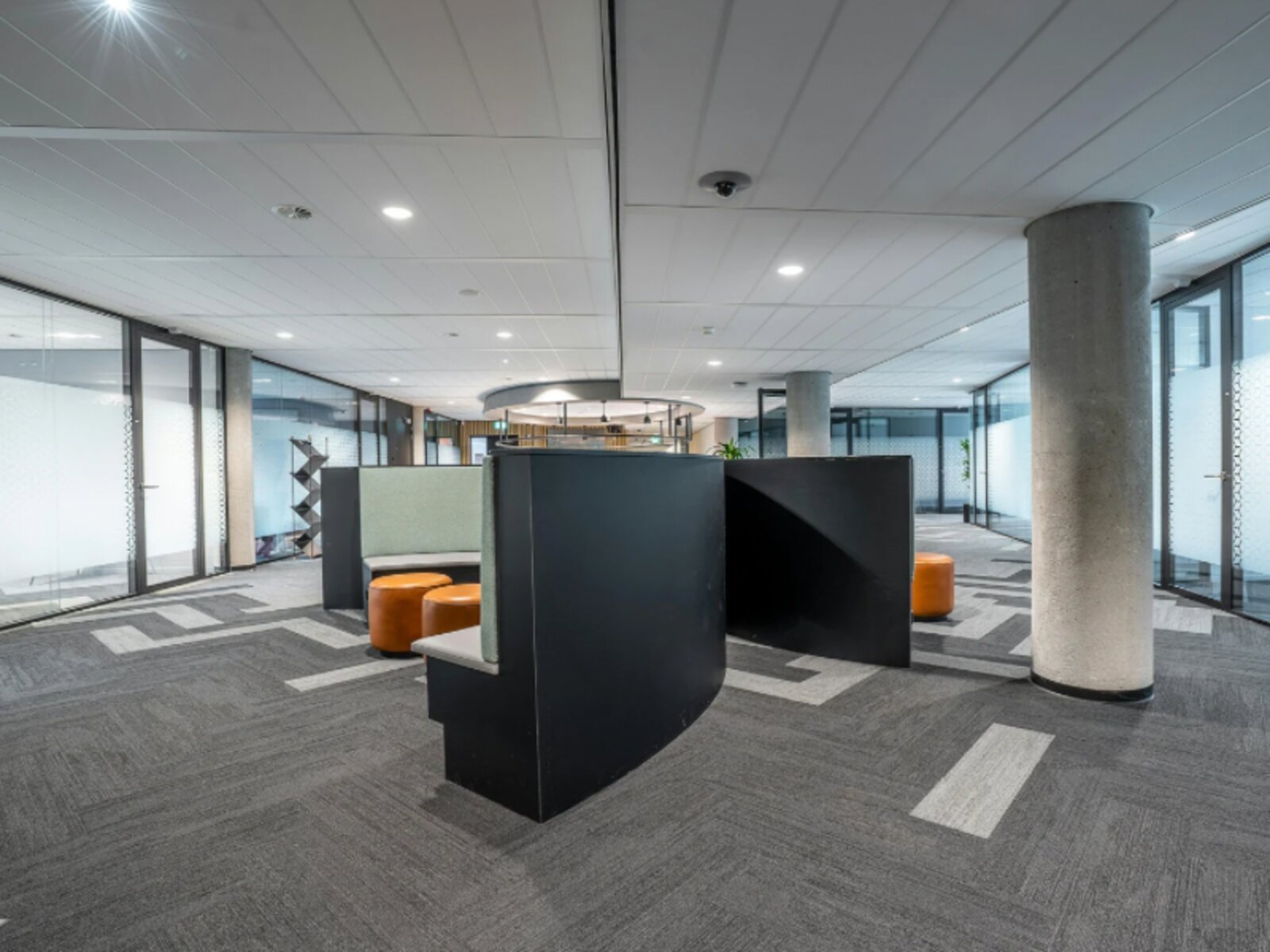 Teppichboden im Bürogebäude